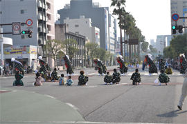 �{��_�{���