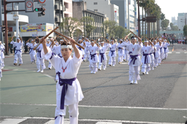 �{��_�{���