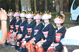 �{��_�{���