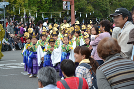 �{��_�{���